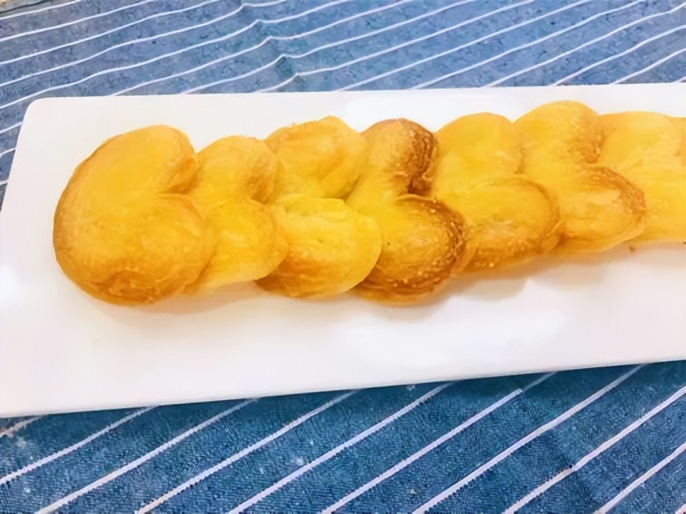 年轻人最爱的网红店爆款，酥到掉渣的“蝴蝶酥”