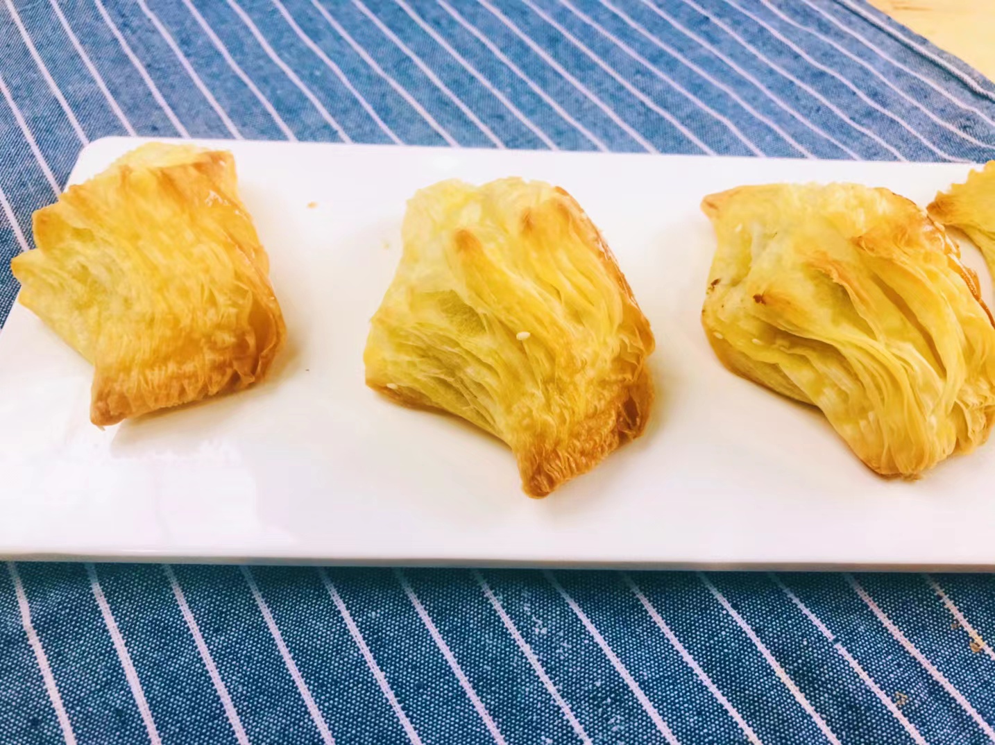 年轻人最爱的网红店爆款，酥到掉渣的“蝴蝶酥”